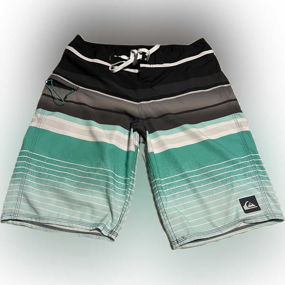 Used Mens Size 32 Quiksilver Board trunks